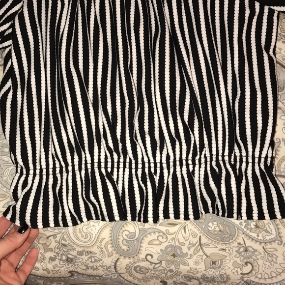 Ruffle crop - Picture 2 of 3